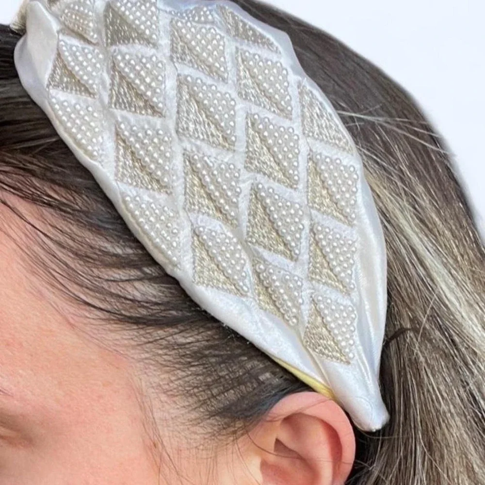 White embellished hair‎ band
